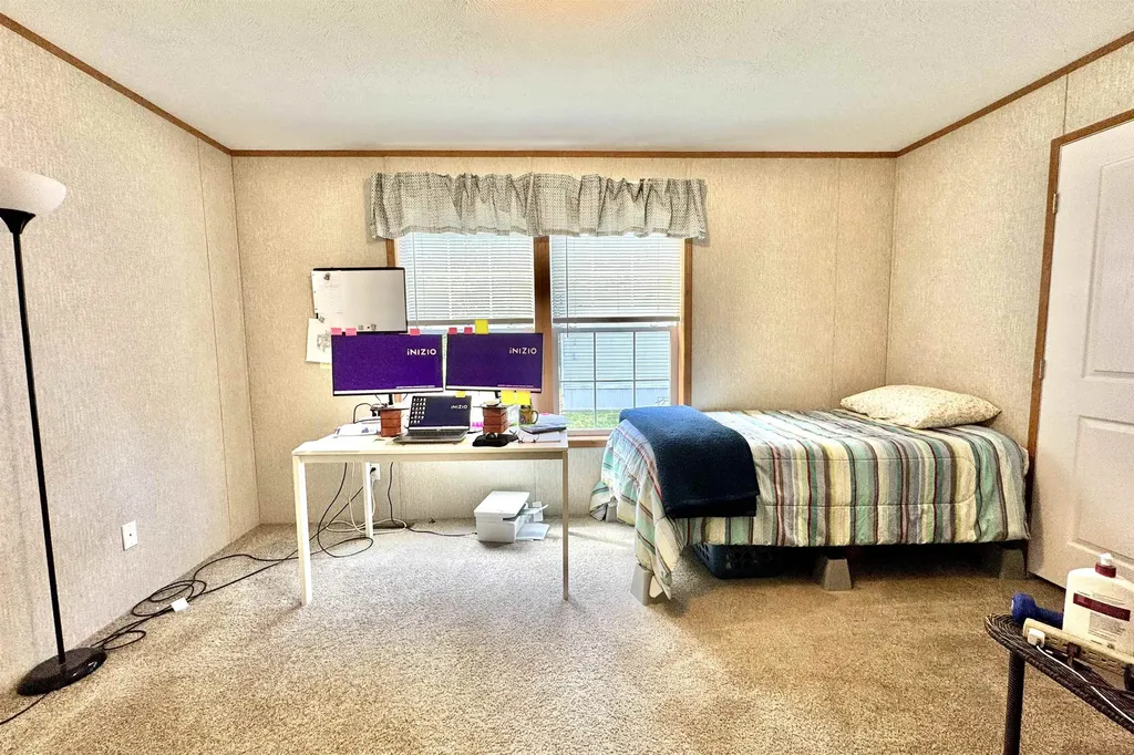 6 Torey Place Londonderry NH 03038