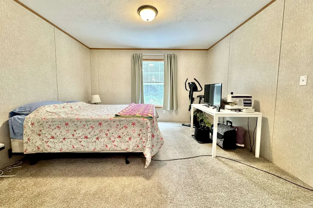 6 Torey Place Londonderry NH 03038