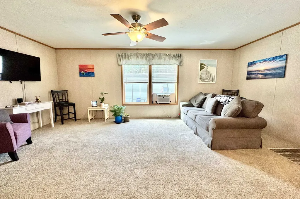 6 Torey Place Londonderry NH 03038