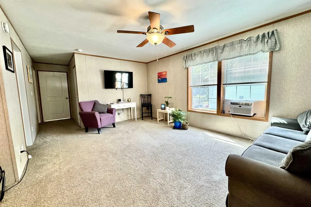 6 Torey Place Londonderry NH 03038