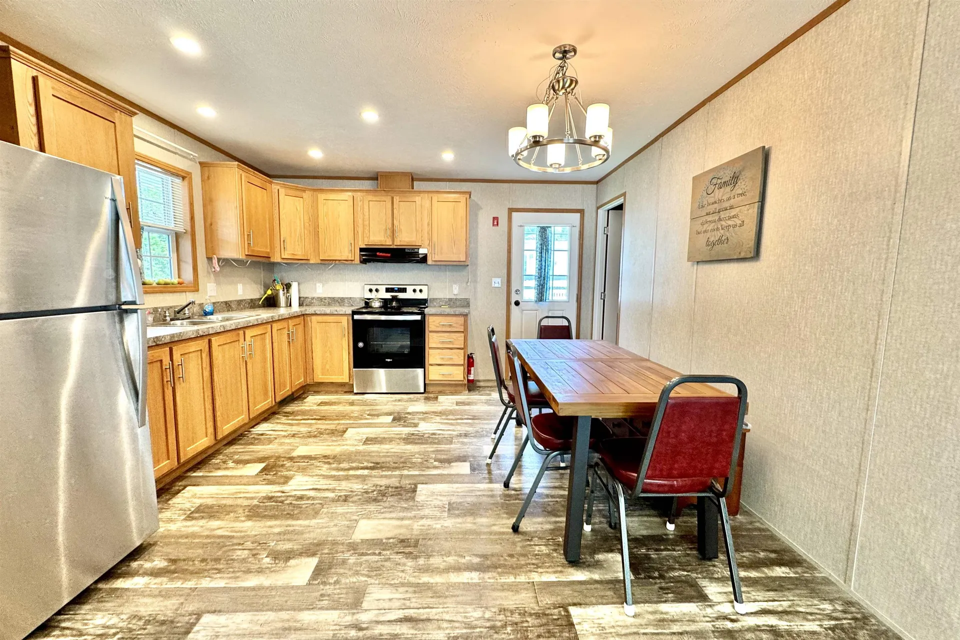 6 Torey Place Londonderry NH 03038