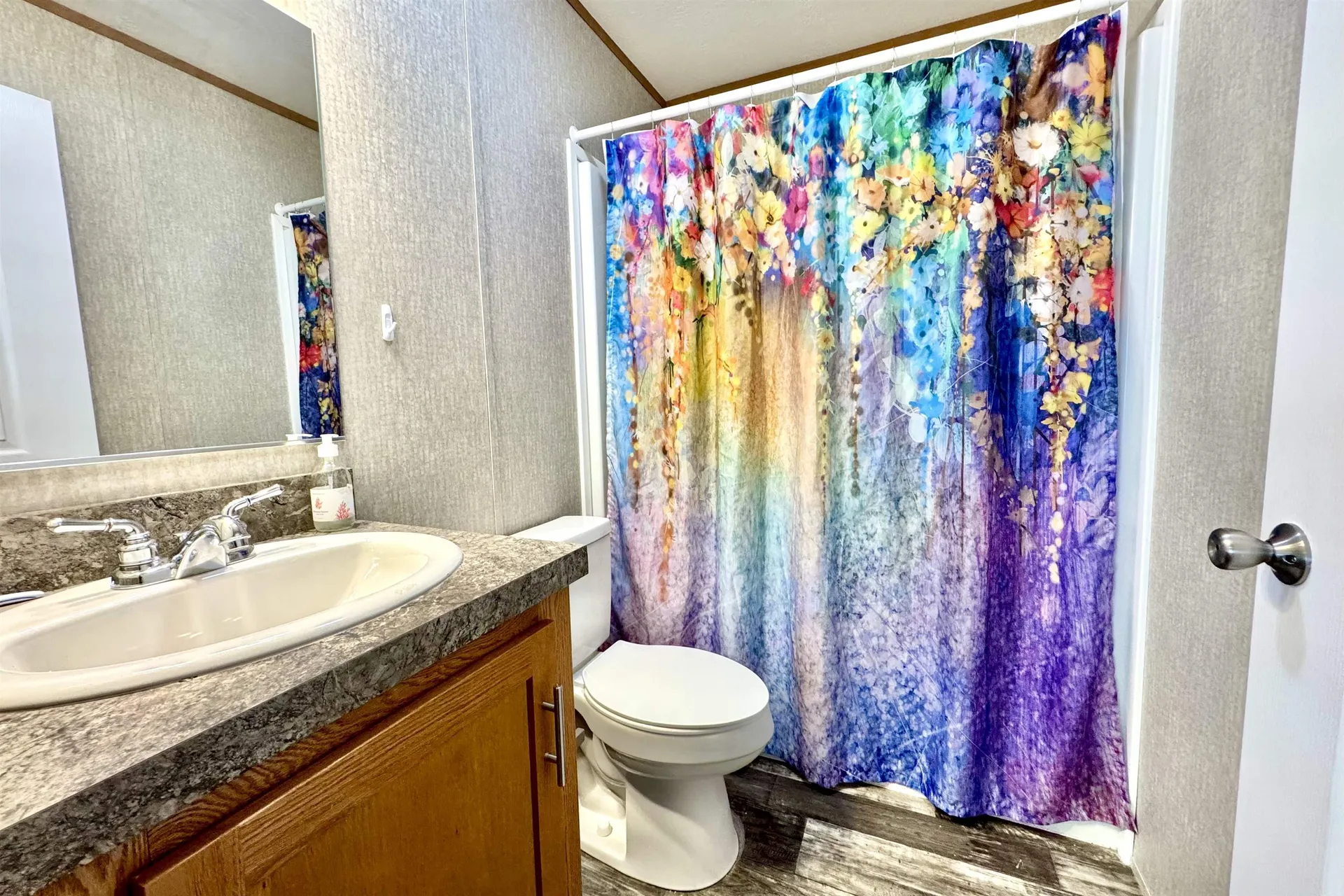 6 Torey Place Londonderry NH 03038