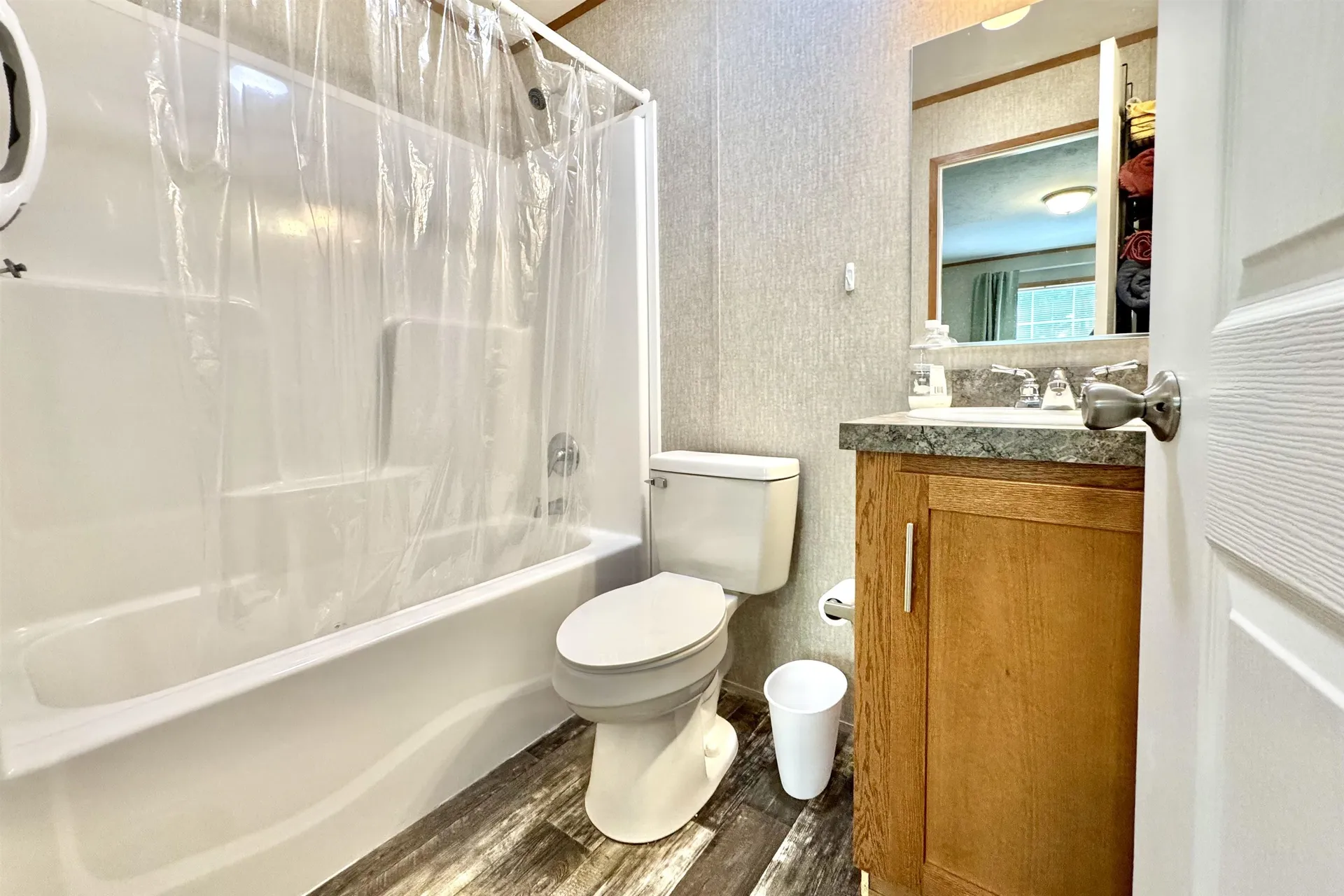 6 Torey Place Londonderry NH 03038