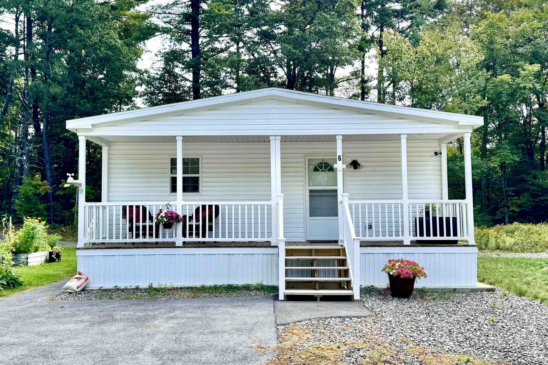 6 Torey Place Londonderry NH 03038