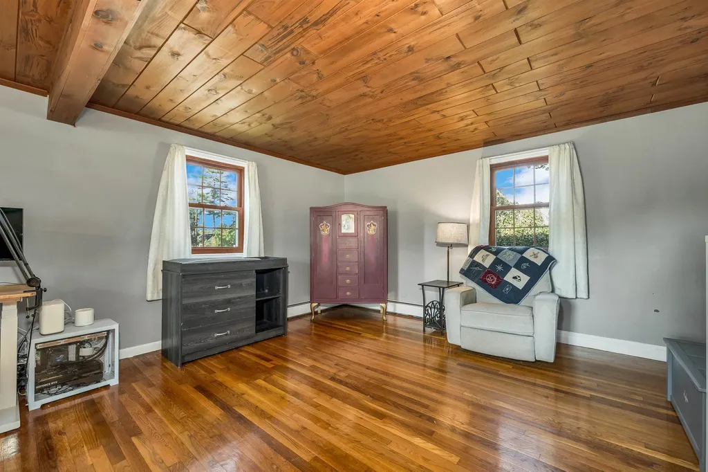 4 Washington Street Hudson NH 03051