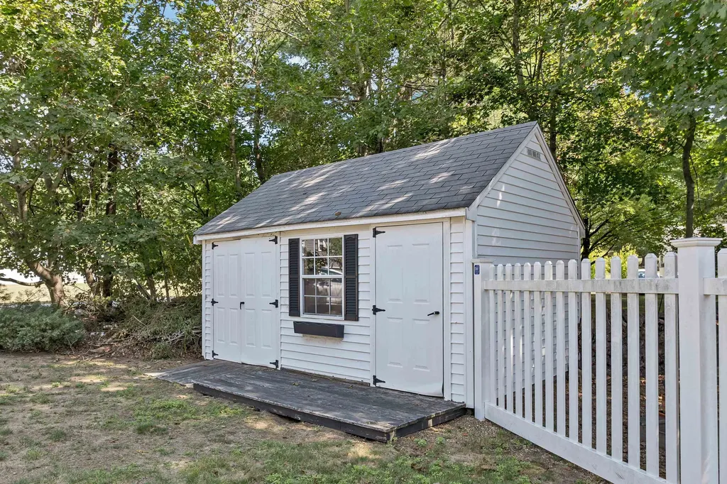 4 Washington Street Hudson NH 03051