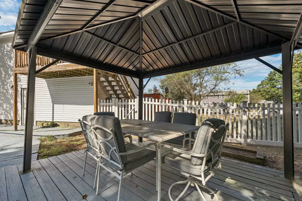 4 Washington Street Hudson NH 03051