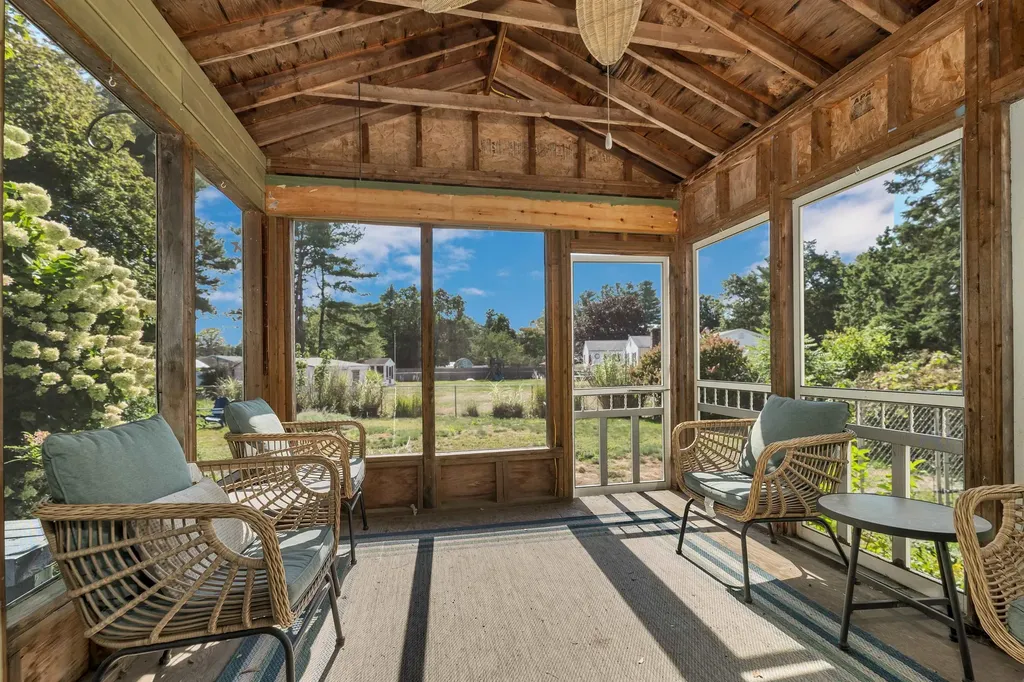 4 Washington Street Hudson NH 03051