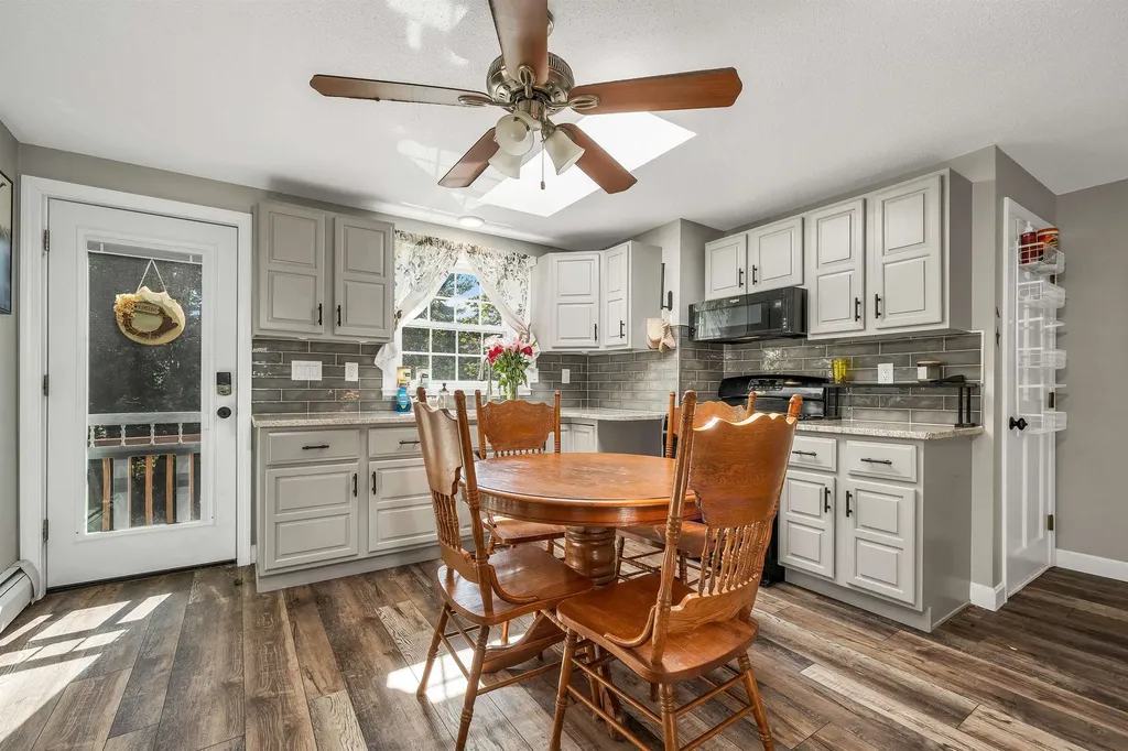 4 Washington Street Hudson NH 03051