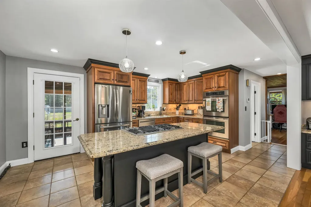 4 Washington Street Hudson NH 03051