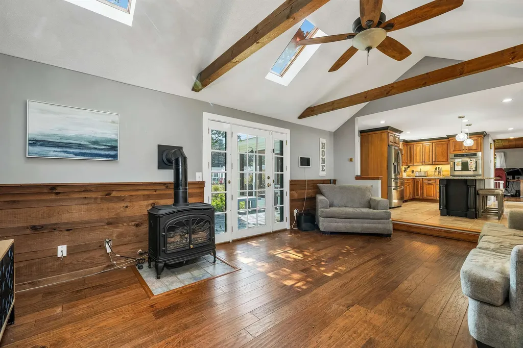 4 Washington Street Hudson NH 03051