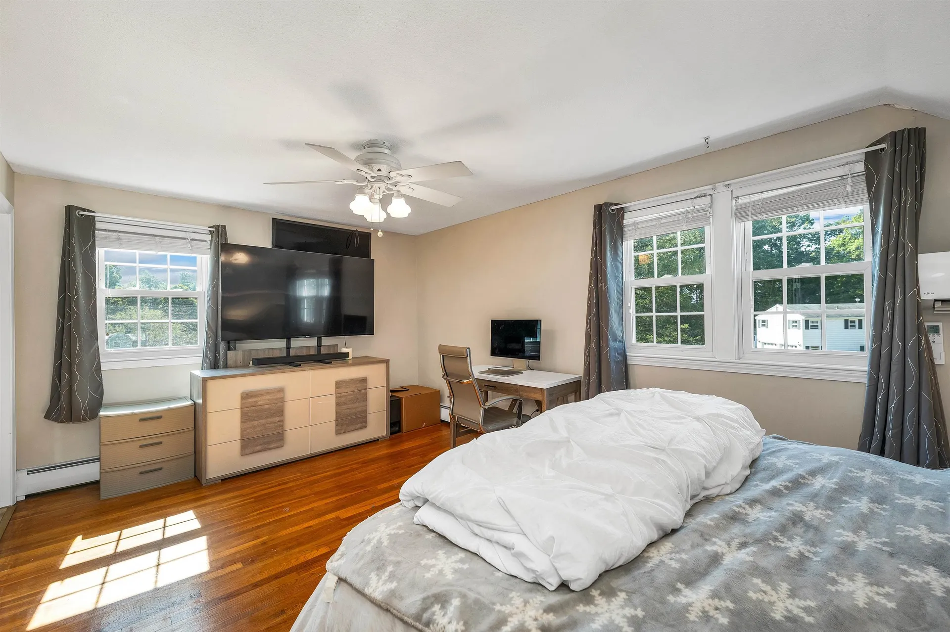 4 Washington Street Hudson NH 03051