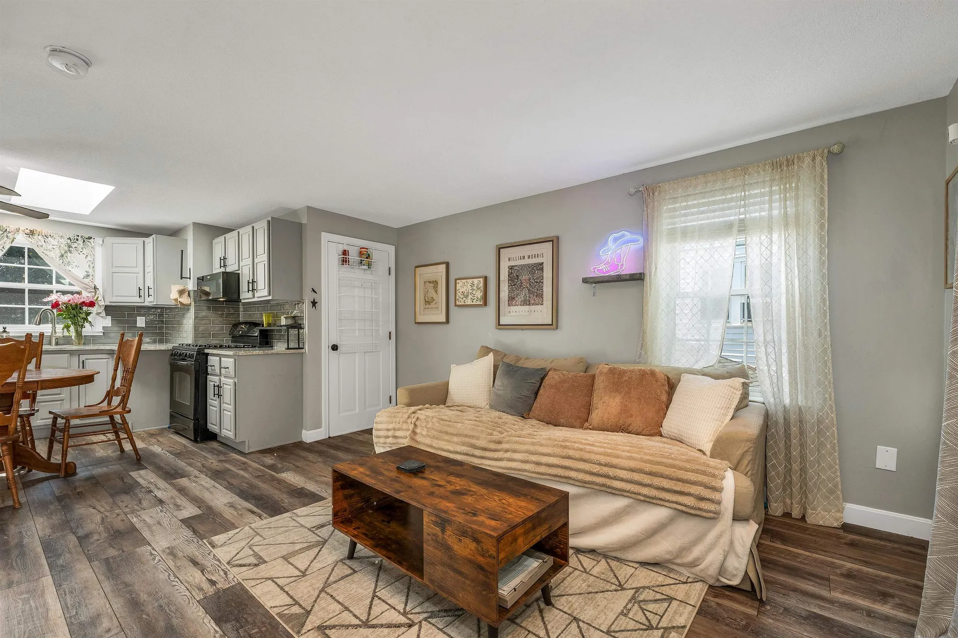 4 Washington Street Hudson NH 03051