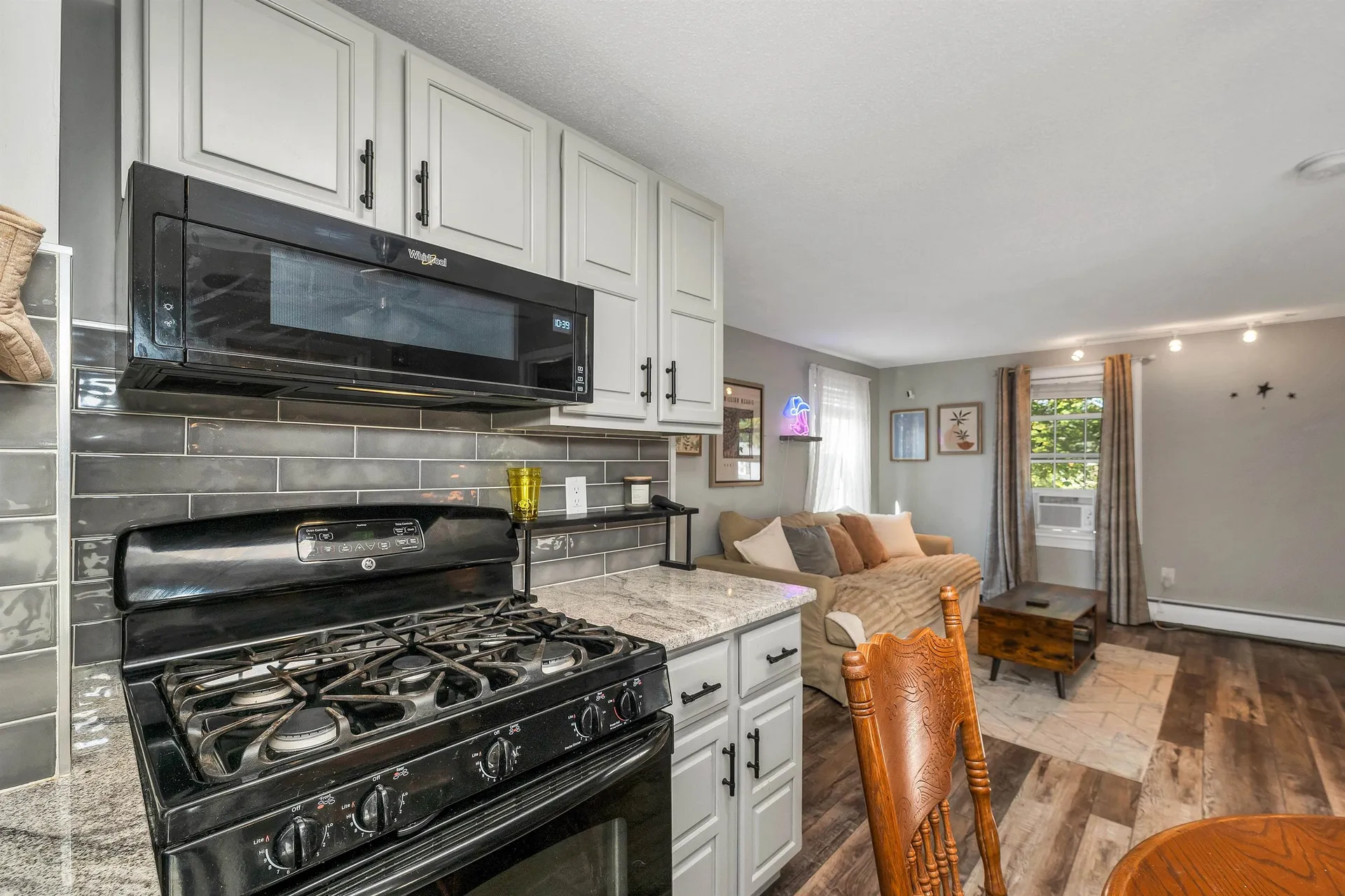 4 Washington Street Hudson NH 03051