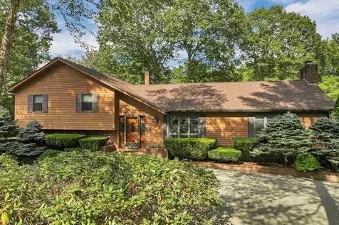 6 Weston Street Derry NH 03038