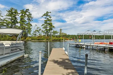 6 Weston Street Derry NH 03038