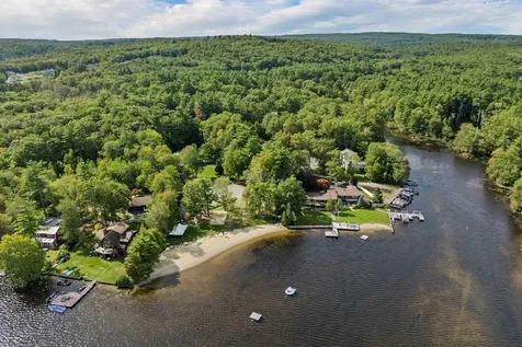 6 Weston Street Derry NH 03038