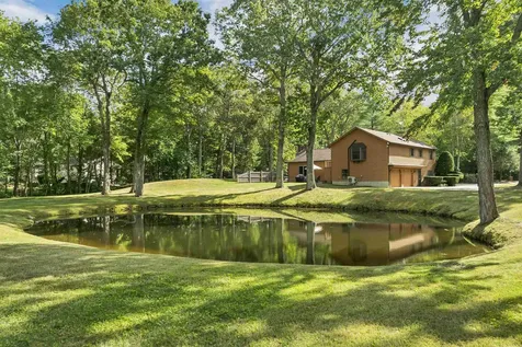 6 Weston Street Derry NH 03038