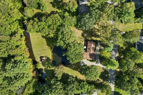 6 Weston Street Derry NH 03038