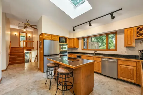 6 Weston Street Derry NH 03038