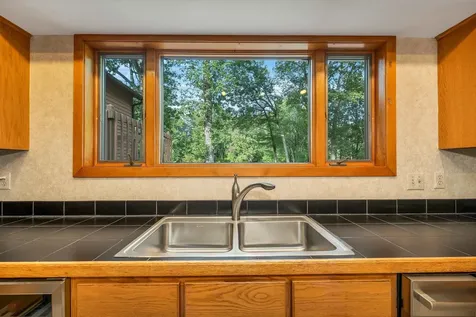 6 Weston Street Derry NH 03038