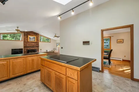 6 Weston Street Derry NH 03038