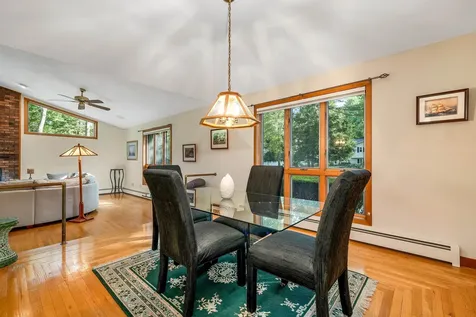 6 Weston Street Derry NH 03038