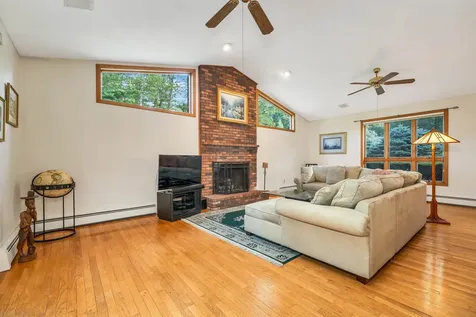 6 Weston Street Derry NH 03038