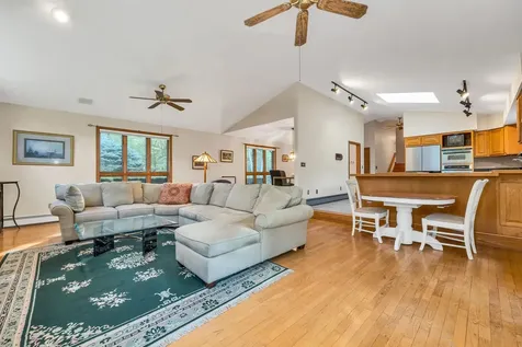 6 Weston Street Derry NH 03038