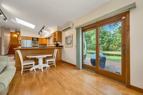 6 Weston Street Derry NH 03038