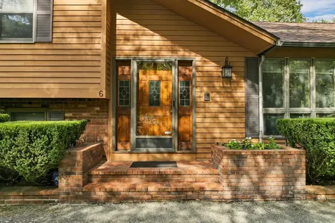 6 Weston Street Derry NH 03038