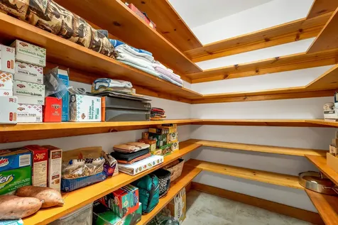 6 Weston Street Derry NH 03038