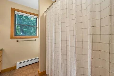 6 Weston Street Derry NH 03038