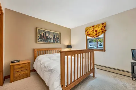 6 Weston Street Derry NH 03038