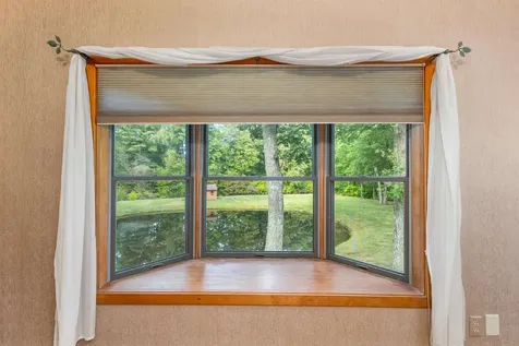 6 Weston Street Derry NH 03038