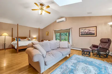 6 Weston Street Derry NH 03038