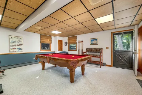 6 Weston Street Derry NH 03038