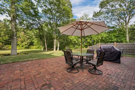 6 Weston Street Derry NH 03038