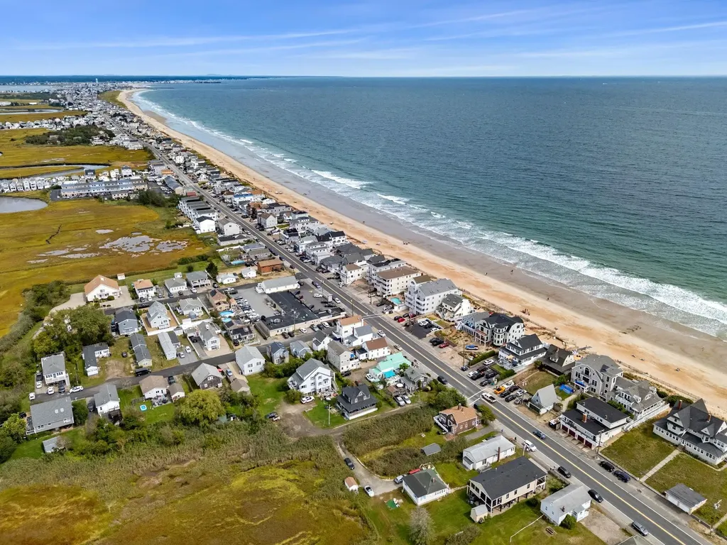 188 North End Boulevard Salisbury MA 01952