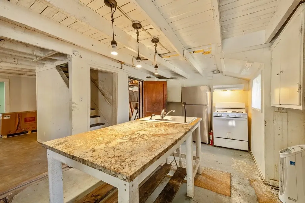 129 North Main Street Alburgh VT 05440