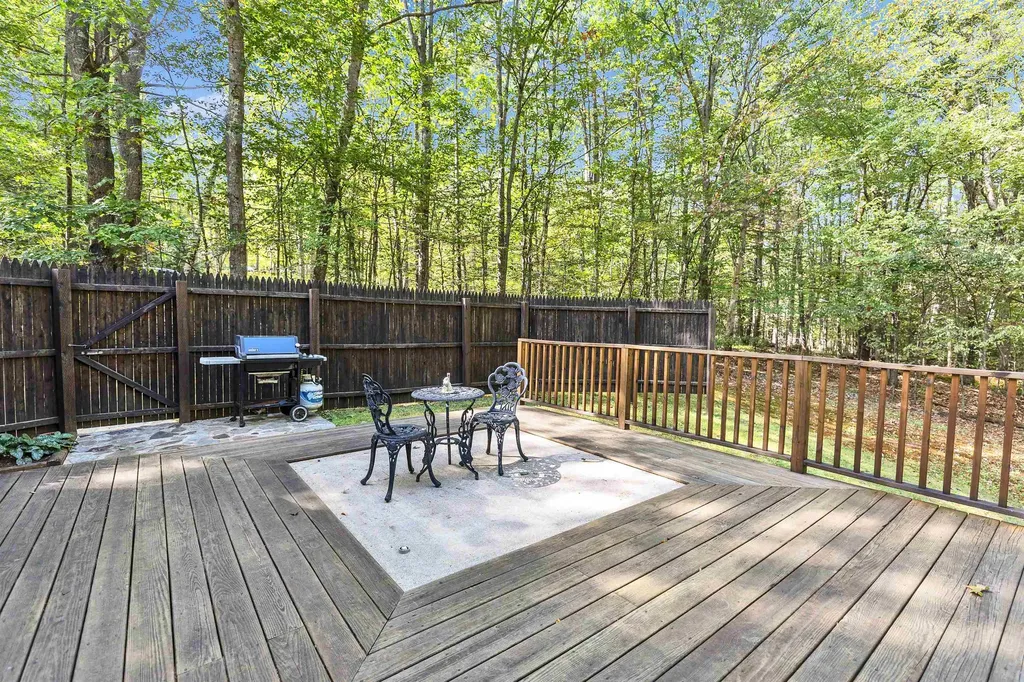 3 Ice House Lane Greenfield NH 03047