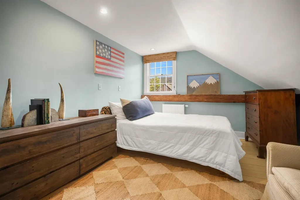 3715 Route 11 Londonderry VT 05148