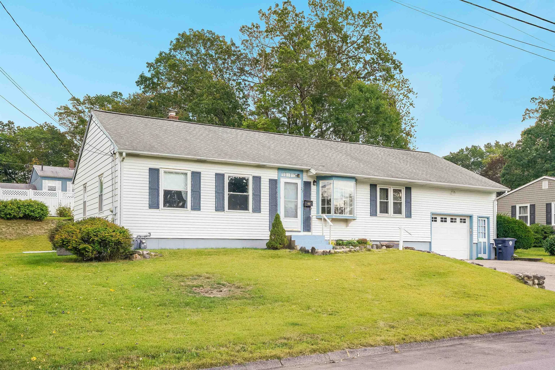27 Meade Street Nashua NH 03064