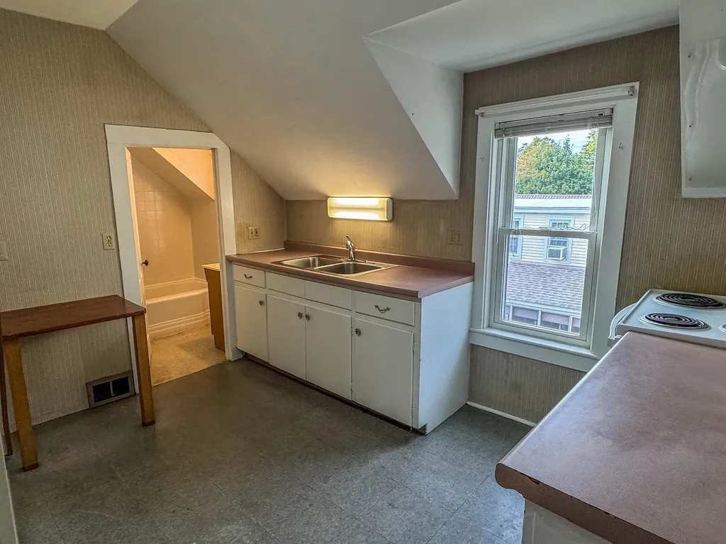 368 Court Street Keene NH 03431