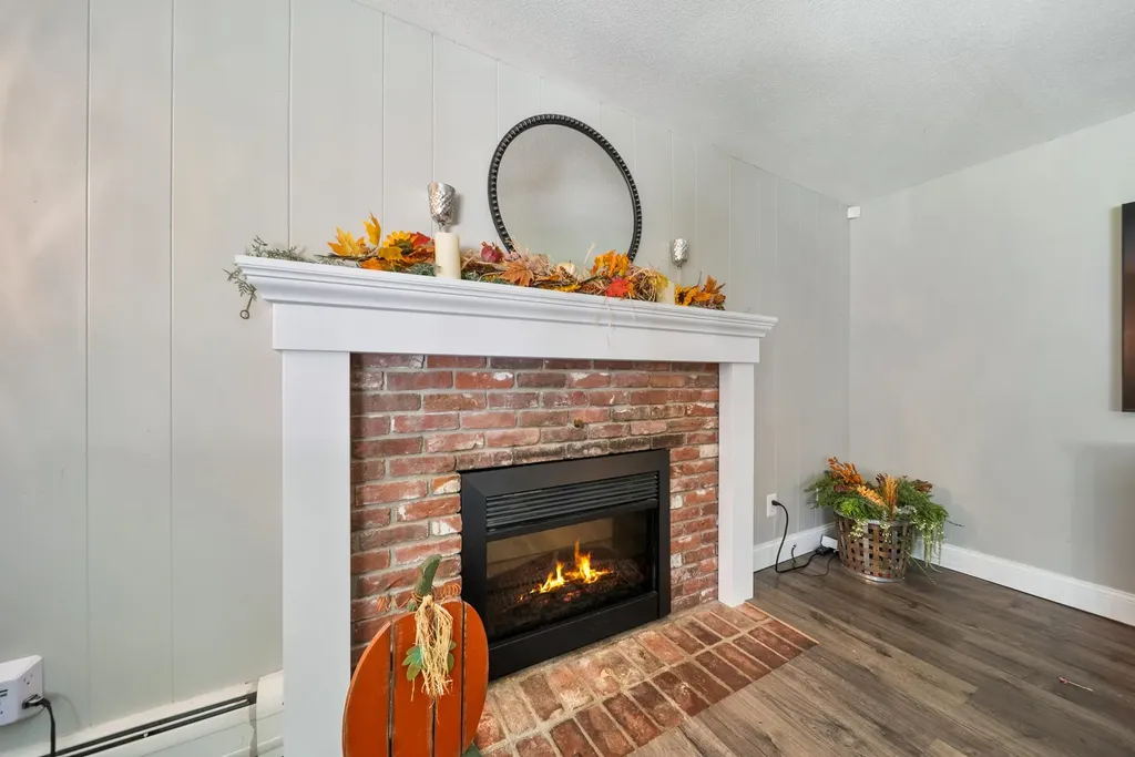 13 Cob Road Bow NH 03304