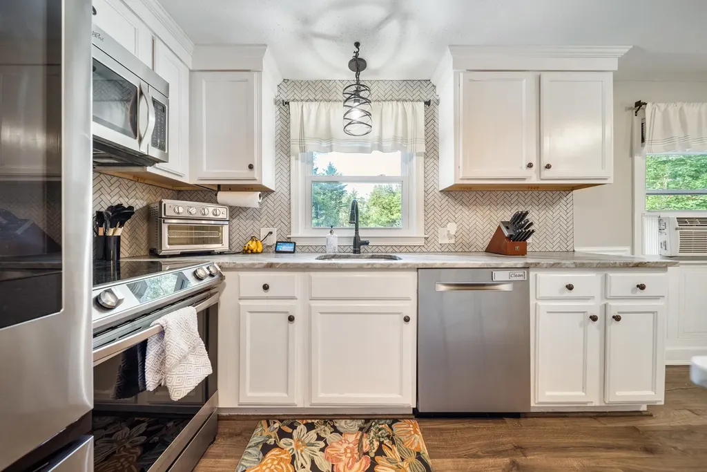 13 Cob Road Bow NH 03304