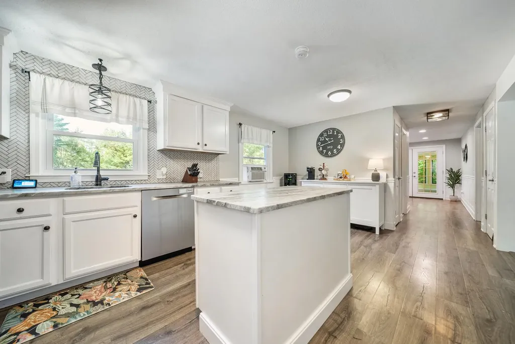 13 Cob Road Bow NH 03304