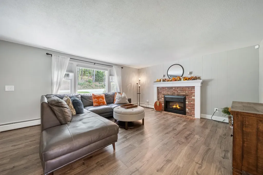 13 Cob Road Bow NH 03304