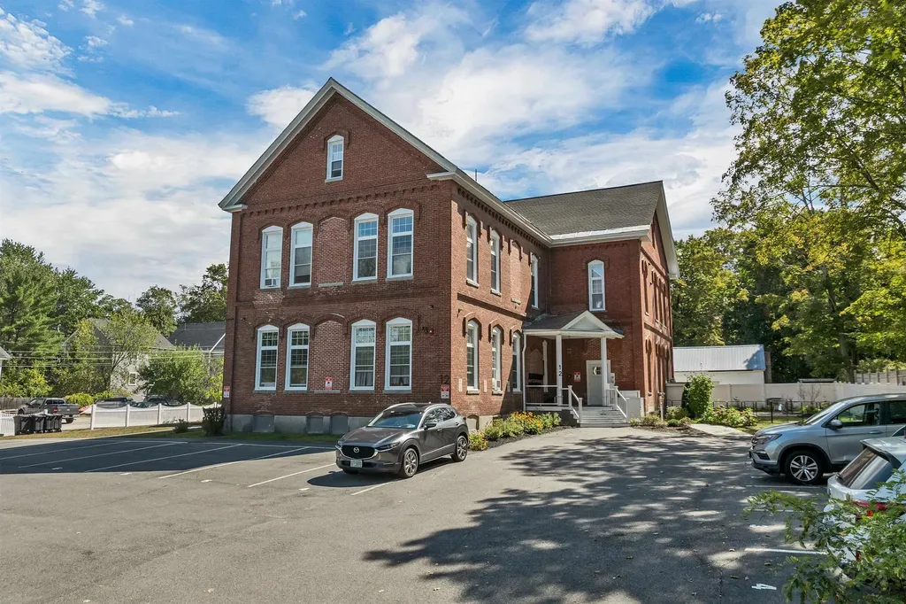 12 Cross Street Concord NH 03303