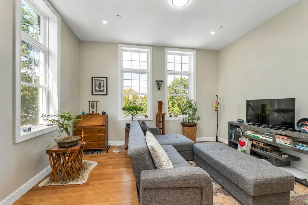 12 Cross Street Concord NH 03303